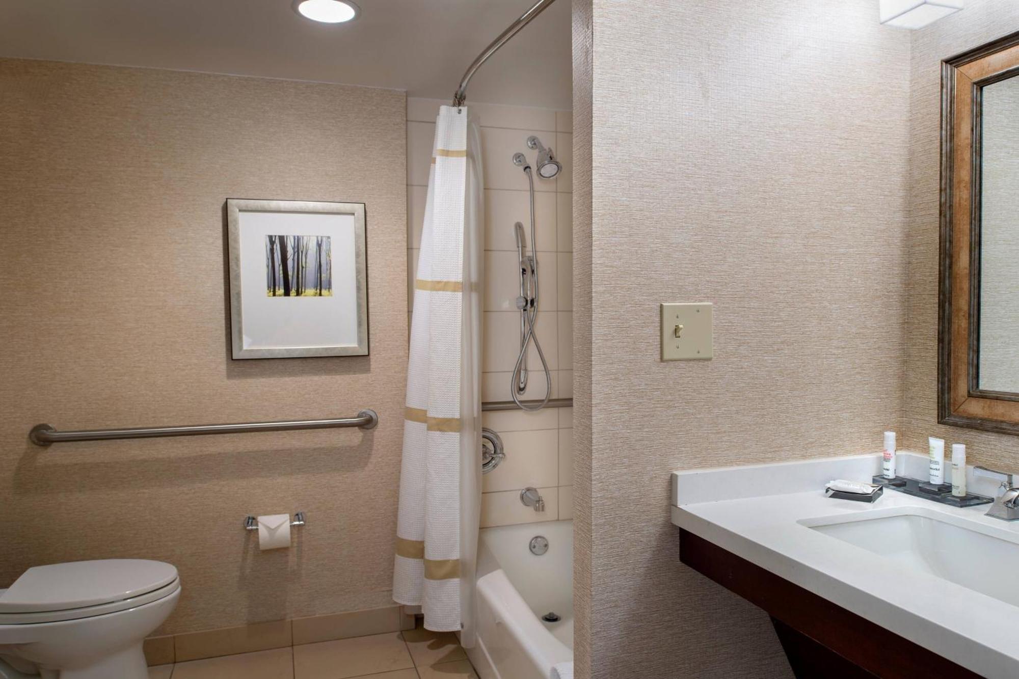 Marriott St. Louis West Hotel Chesterfield Exterior photo