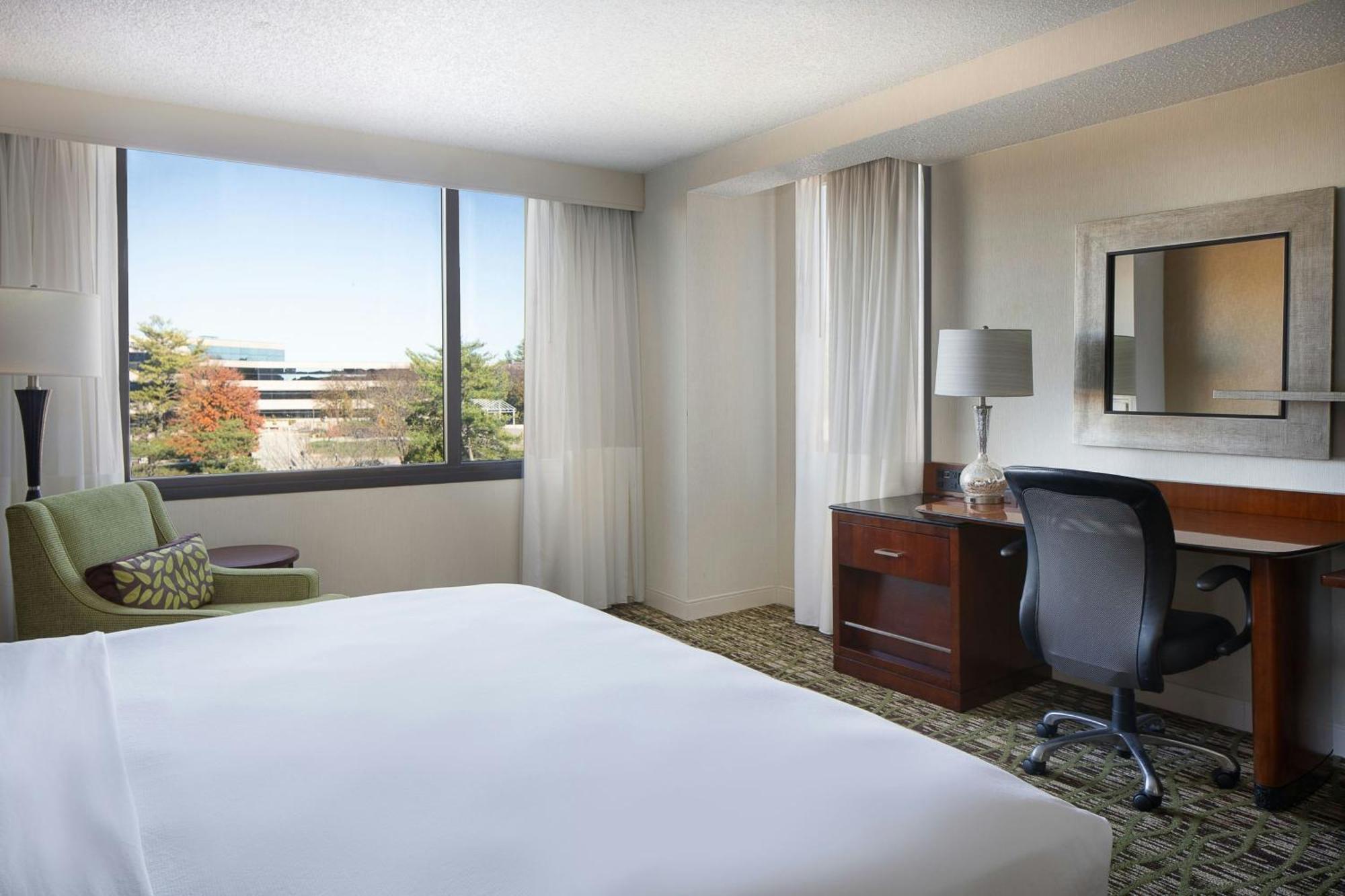 Marriott St. Louis West Hotel Chesterfield Exterior photo